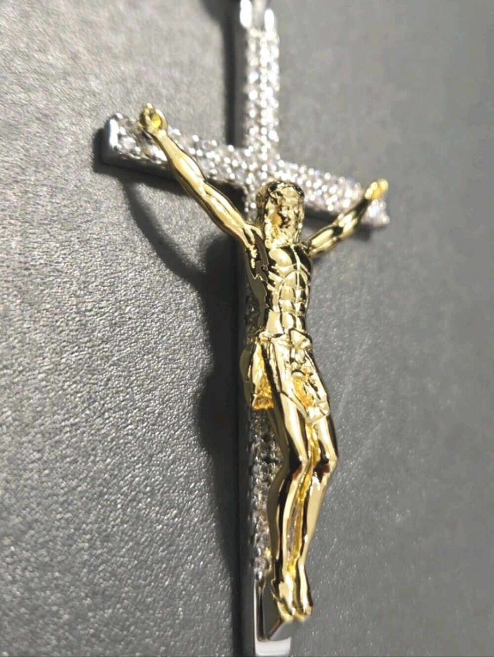 Iced Out 3D Jesus On Cross Moissanite Pendant - 14k Gold Vermeil/ 925 Silver NEW - Picture 8 of 12
